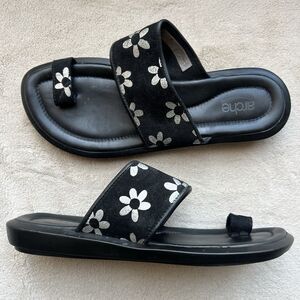 Arche Black Suede & Silver Flower Flat Sandal Women EU 36 US 5.5 Toe Ring Casual